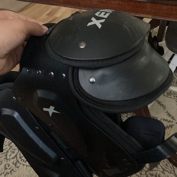 Football pads - Picture 4 of 5